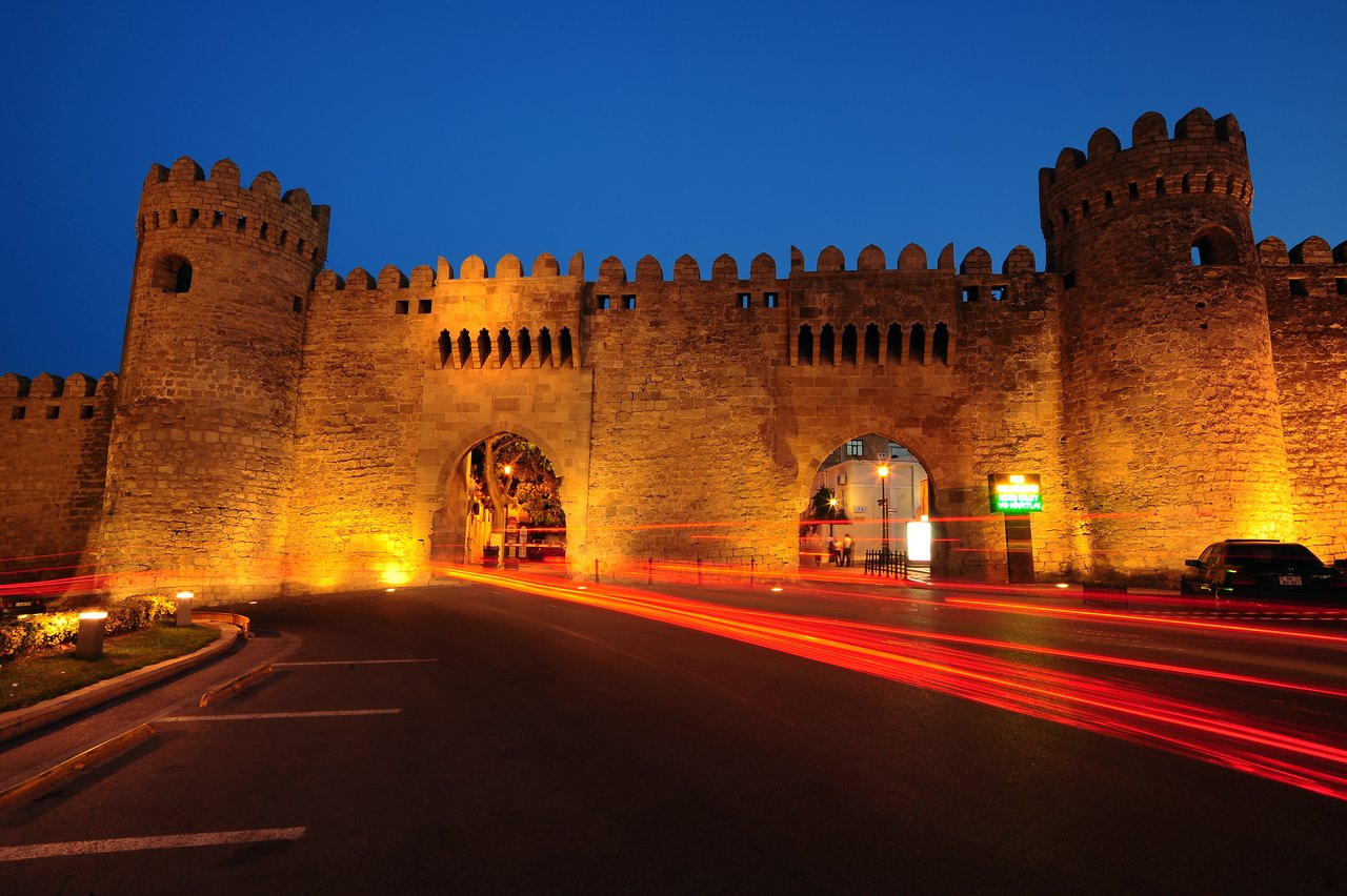 Azerbaijan, IIcherisheher Double gates